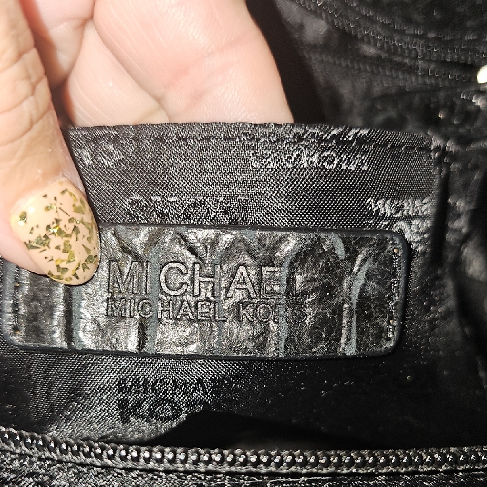 Michael Kors Black Snakeskin Textured Handbag - Picture 5 of 8